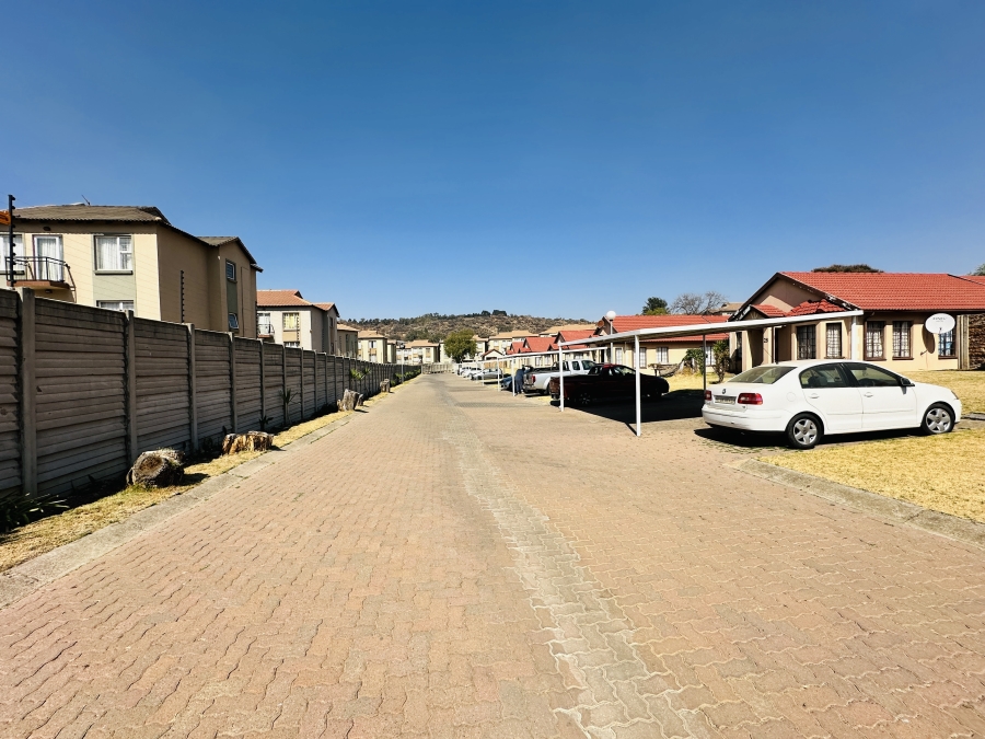 2 Bedroom Property for Sale in Meredale Gauteng