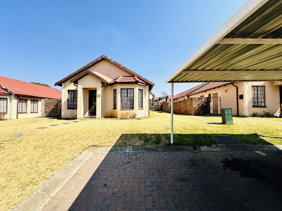 2 Bedroom Property for Sale in Meredale Gauteng