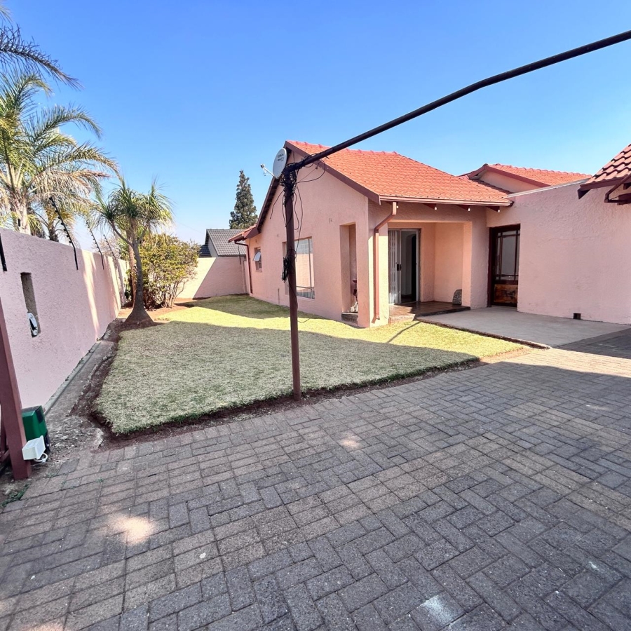 3 Bedroom Property for Sale in Rant En Dal Gauteng