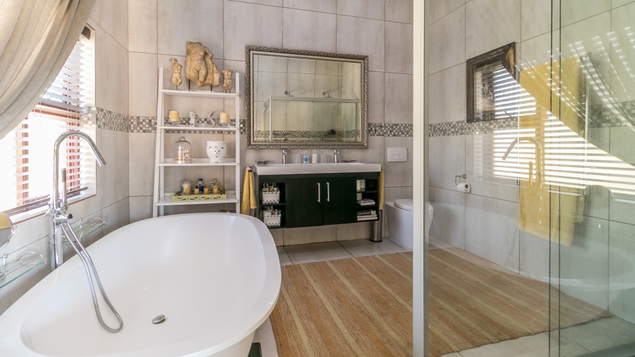 4 Bedroom Property for Sale in Knoppieslaagte Gauteng