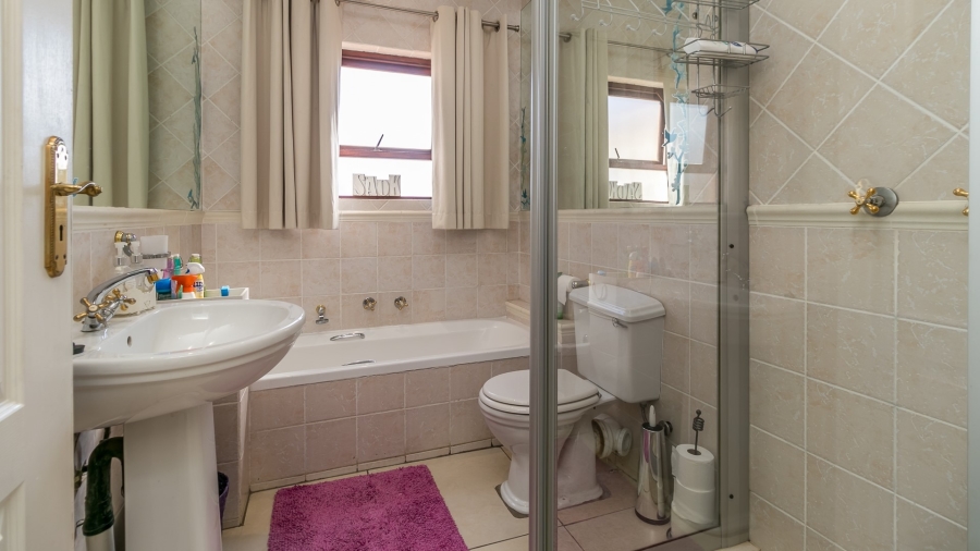 4 Bedroom Property for Sale in Knoppieslaagte Gauteng