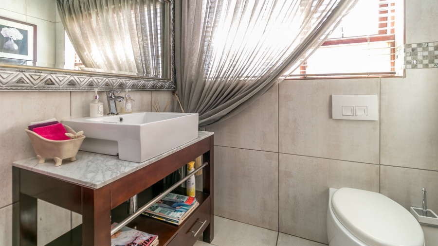 4 Bedroom Property for Sale in Knoppieslaagte Gauteng