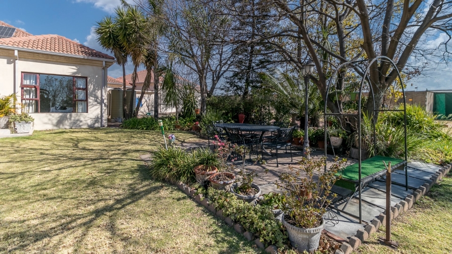 4 Bedroom Property for Sale in Knoppieslaagte Gauteng