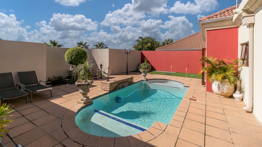 4 Bedroom Property for Sale in Knoppieslaagte Gauteng