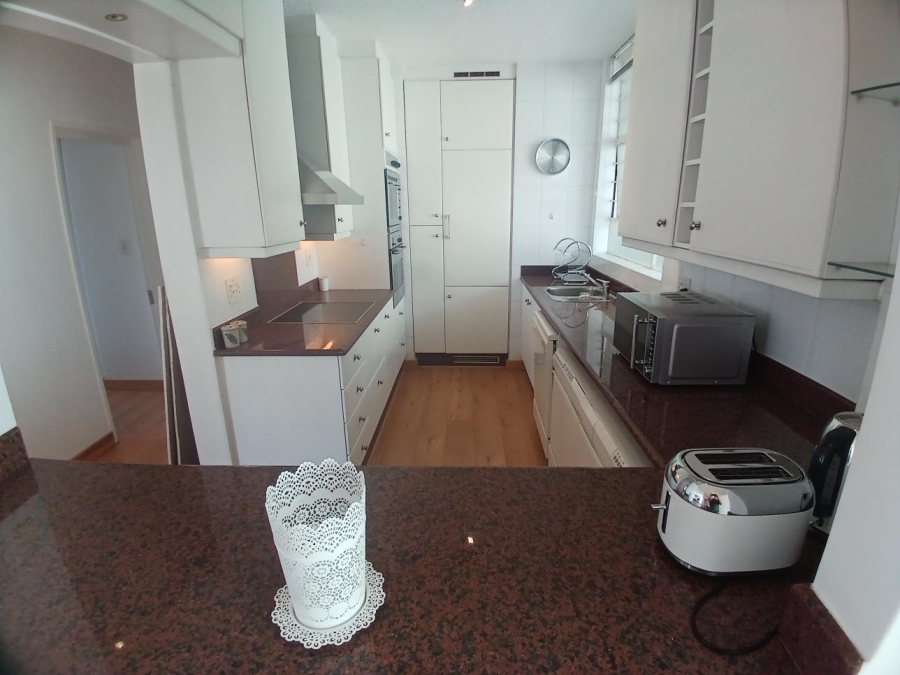 To Let 2 Bedroom Property for Rent in Sandhurst Gauteng