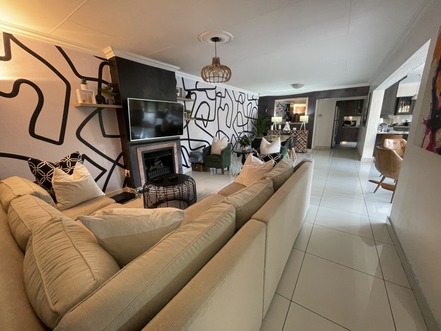 4 Bedroom Property for Sale in Paulshof Gauteng