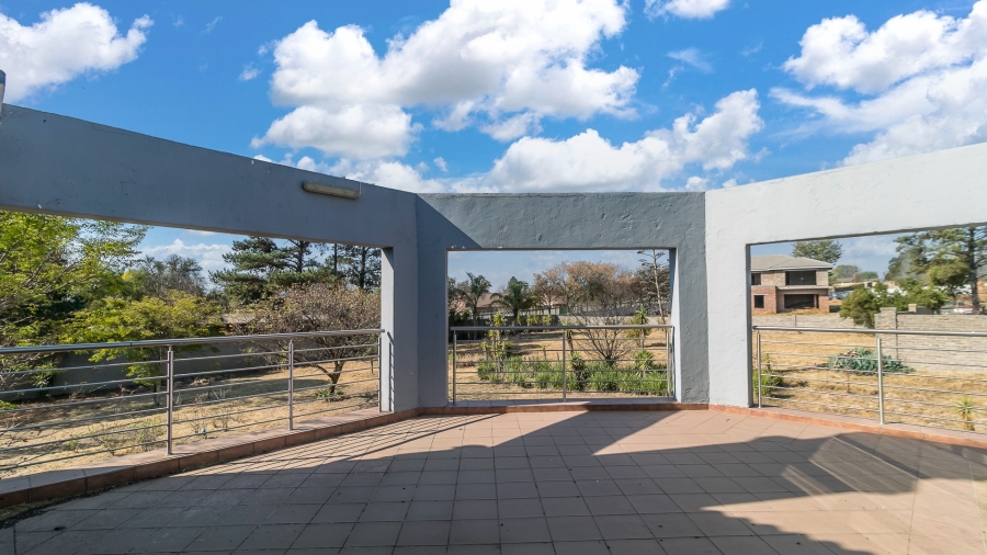 8 Bedroom Property for Sale in Glen Austin Gauteng