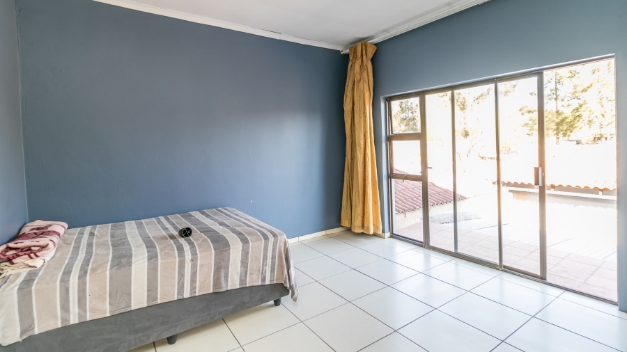 8 Bedroom Property for Sale in Glen Austin Gauteng