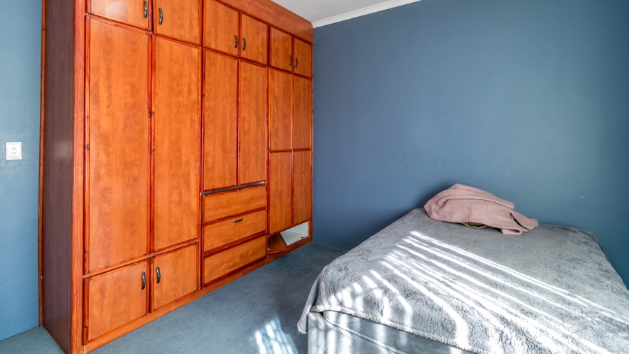 8 Bedroom Property for Sale in Glen Austin Gauteng