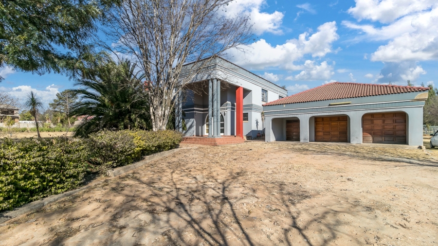 8 Bedroom Property for Sale in Glen Austin Gauteng