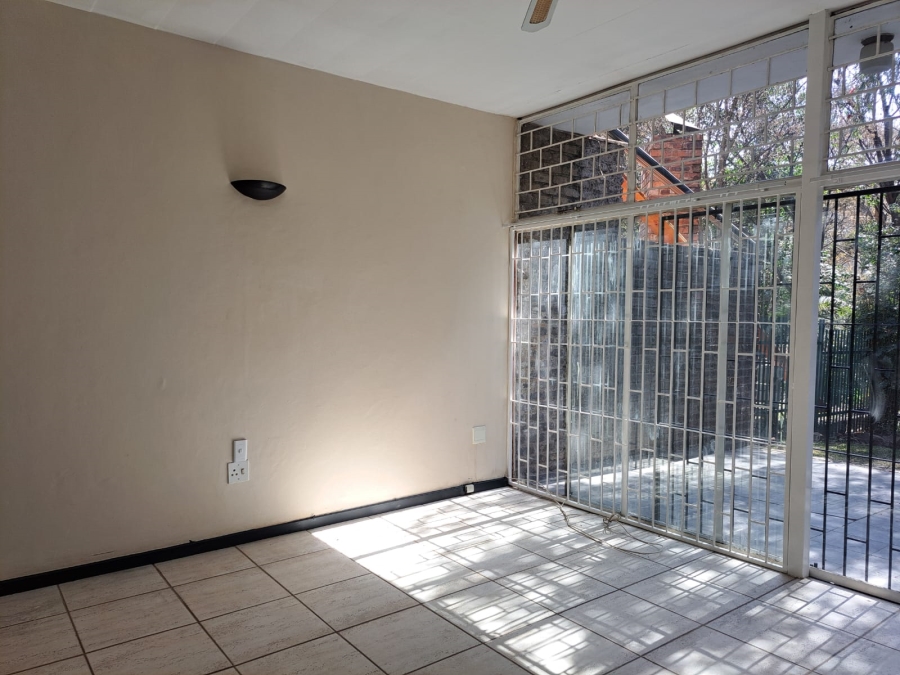 2 Bedroom Property for Sale in Meyerspark Gauteng