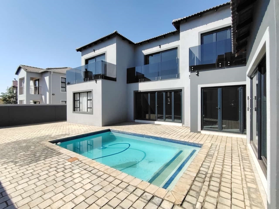 To Let 5 Bedroom Property for Rent in Amandasig Gauteng