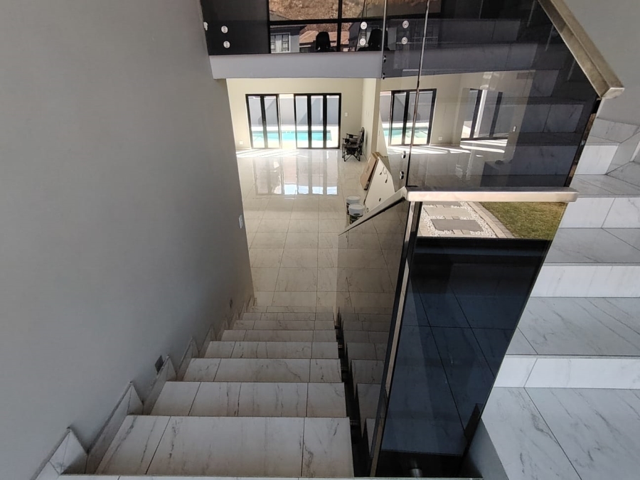 To Let 5 Bedroom Property for Rent in Amandasig Gauteng