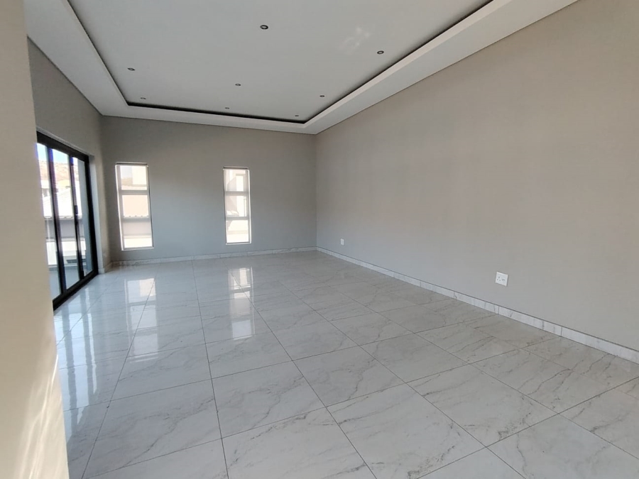 To Let 5 Bedroom Property for Rent in Amandasig Gauteng