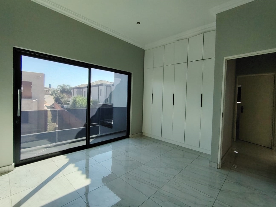 To Let 5 Bedroom Property for Rent in Amandasig Gauteng
