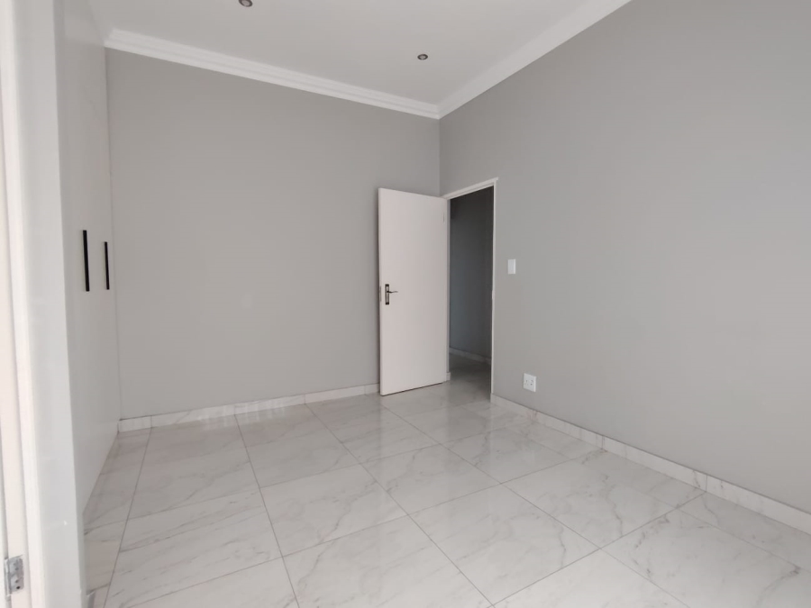 To Let 5 Bedroom Property for Rent in Amandasig Gauteng