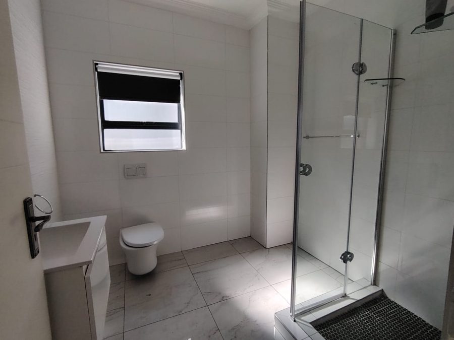 To Let 5 Bedroom Property for Rent in Amandasig Gauteng