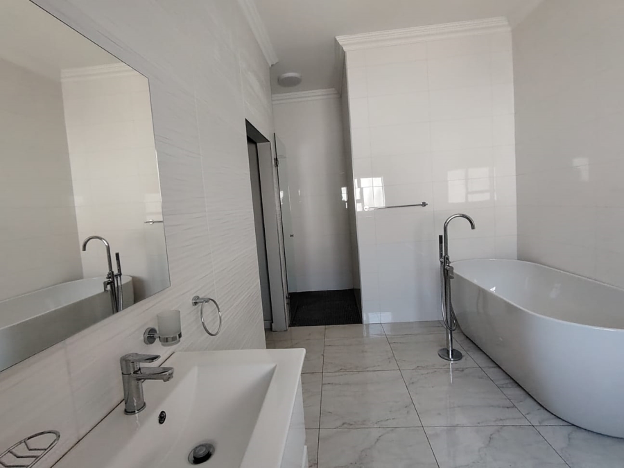 To Let 5 Bedroom Property for Rent in Amandasig Gauteng