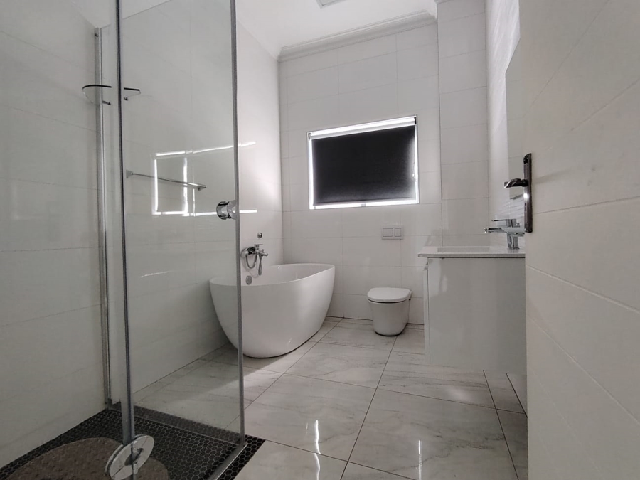 To Let 5 Bedroom Property for Rent in Amandasig Gauteng