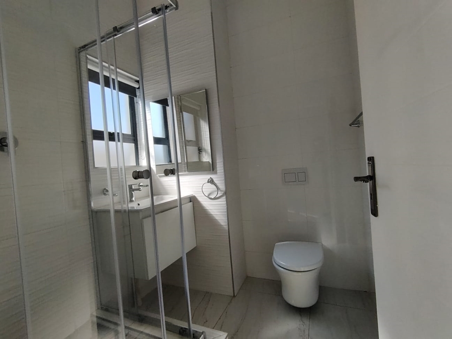 To Let 5 Bedroom Property for Rent in Amandasig Gauteng