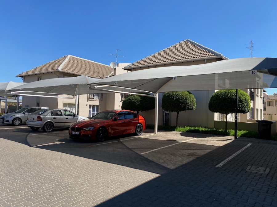 8 Bedroom Property for Sale in Klippoortje Gauteng