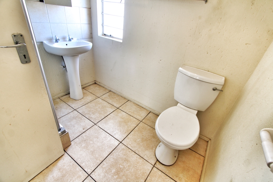 8 Bedroom Property for Sale in Klippoortje Gauteng