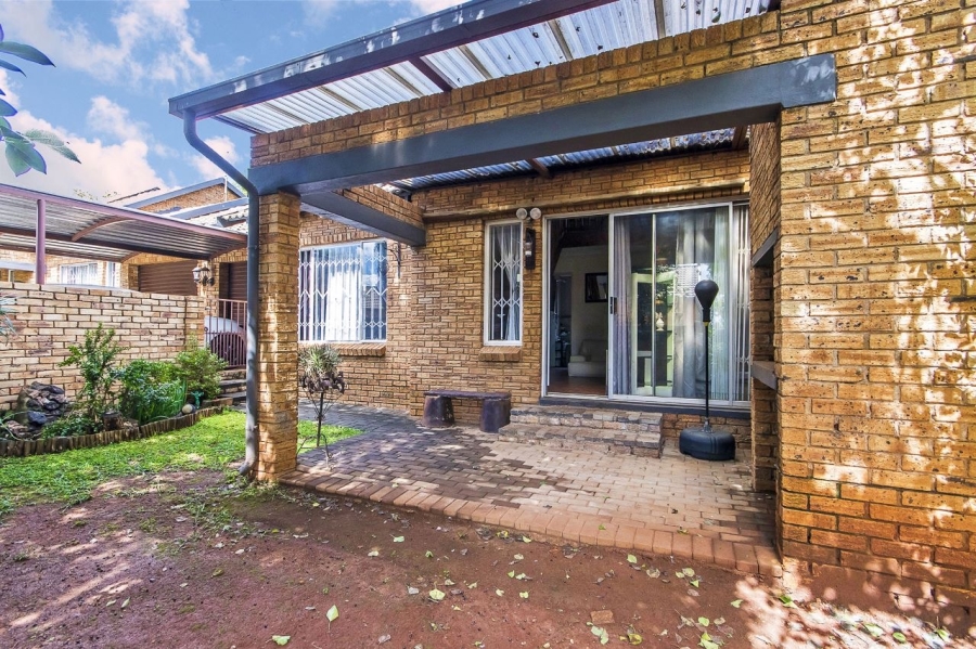 3 Bedroom Property for Sale in Weltevreden Park Gauteng