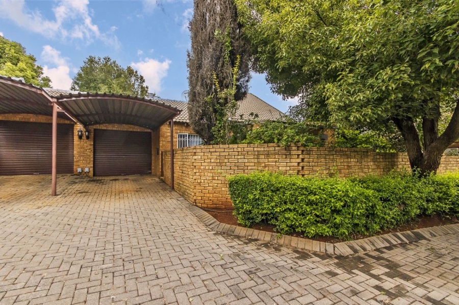 3 Bedroom Property for Sale in Weltevreden Park Gauteng