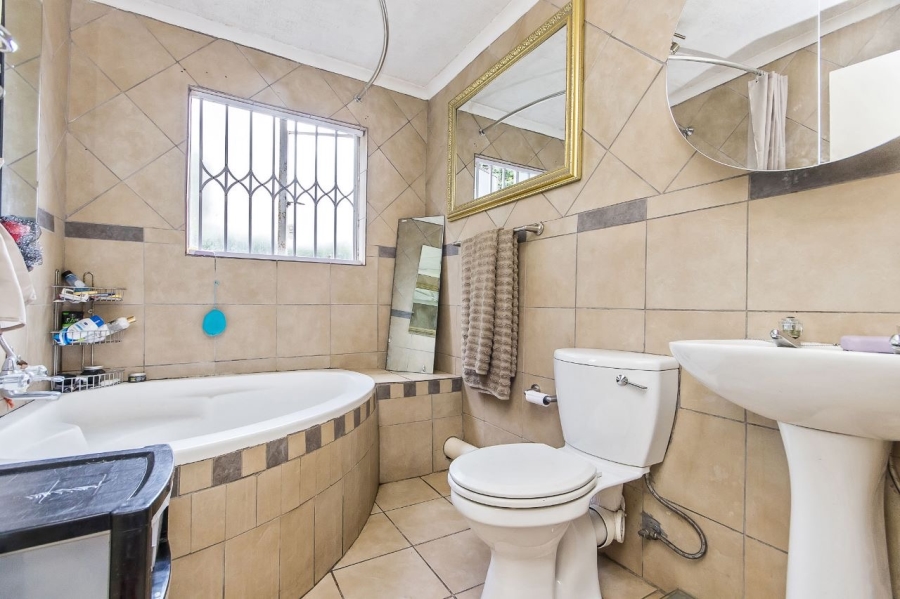 3 Bedroom Property for Sale in Weltevreden Park Gauteng