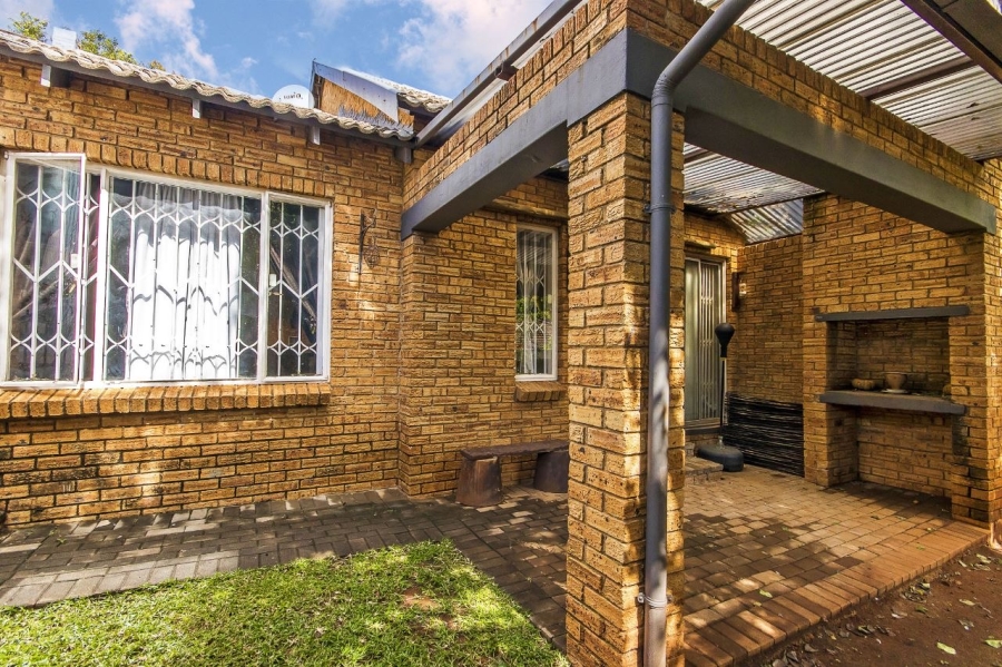 3 Bedroom Property for Sale in Weltevreden Park Gauteng