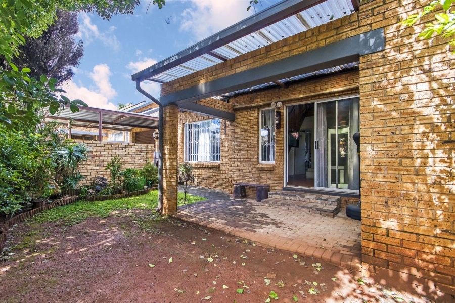 3 Bedroom Property for Sale in Weltevreden Park Gauteng