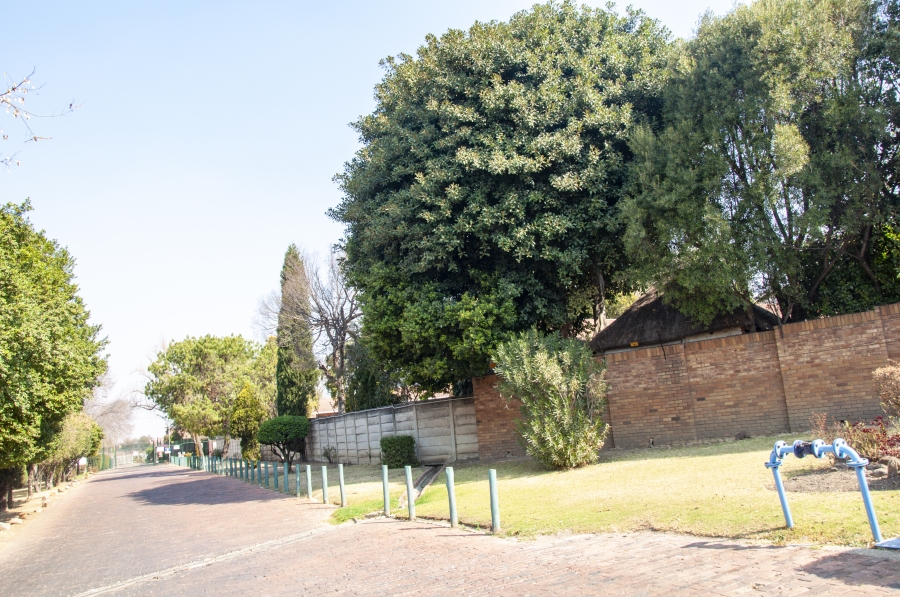 3 Bedroom Property for Sale in Buccleuch Gauteng