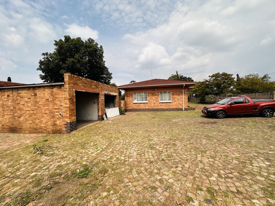 4 Bedroom Property for Sale in Lambton Gauteng