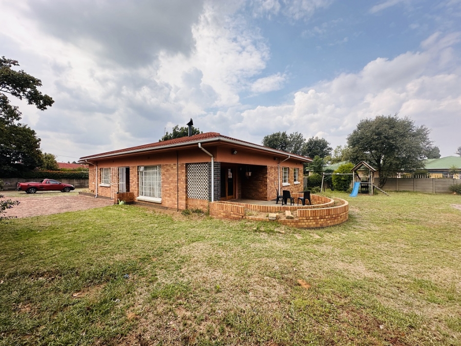 4 Bedroom Property for Sale in Lambton Gauteng