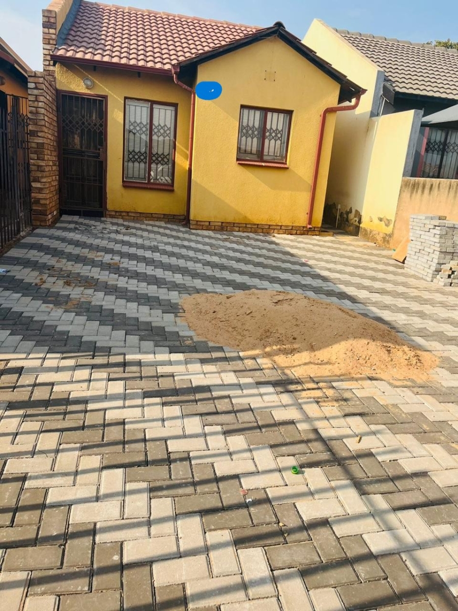 2 Bedroom Property for Sale in Soshanguve UU Gauteng