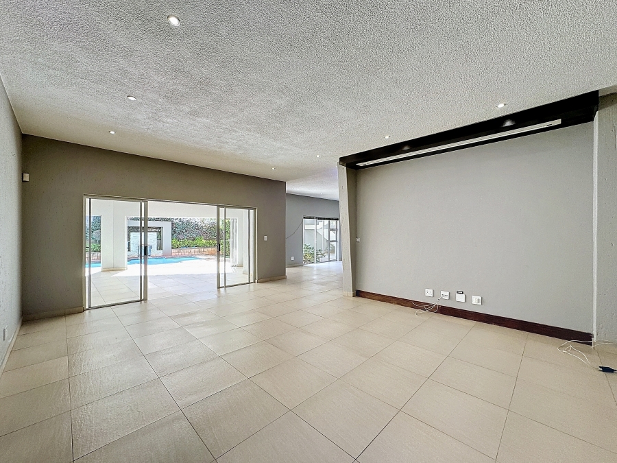 To Let 5 Bedroom Property for Rent in Silverwoods Country Estate Gauteng