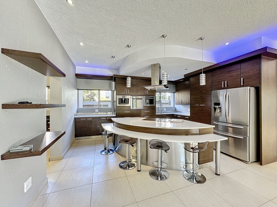 To Let 5 Bedroom Property for Rent in Silverwoods Country Estate Gauteng