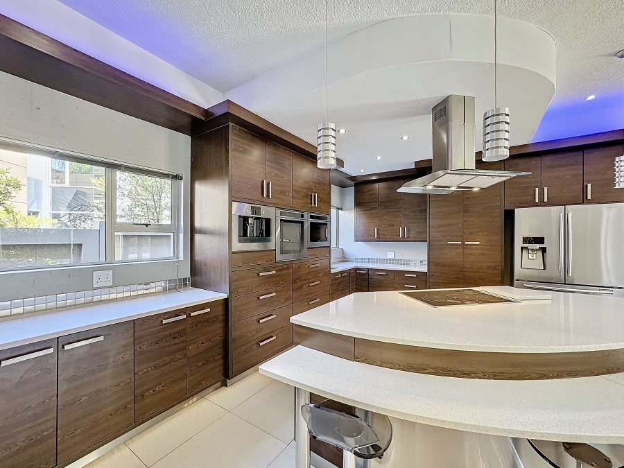 To Let 5 Bedroom Property for Rent in Silverwoods Country Estate Gauteng