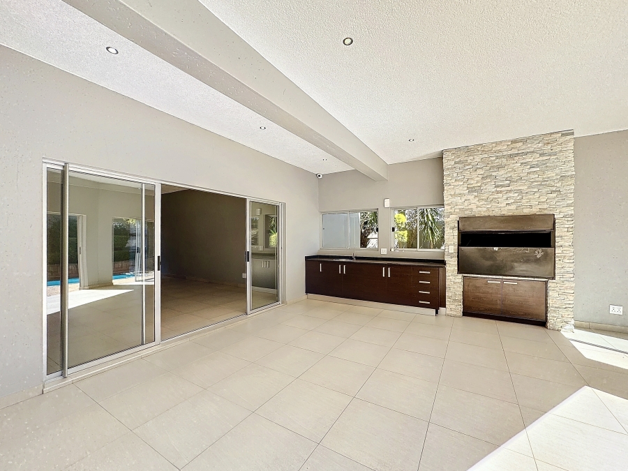 To Let 5 Bedroom Property for Rent in Silverwoods Country Estate Gauteng