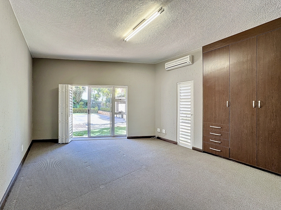 To Let 5 Bedroom Property for Rent in Silverwoods Country Estate Gauteng