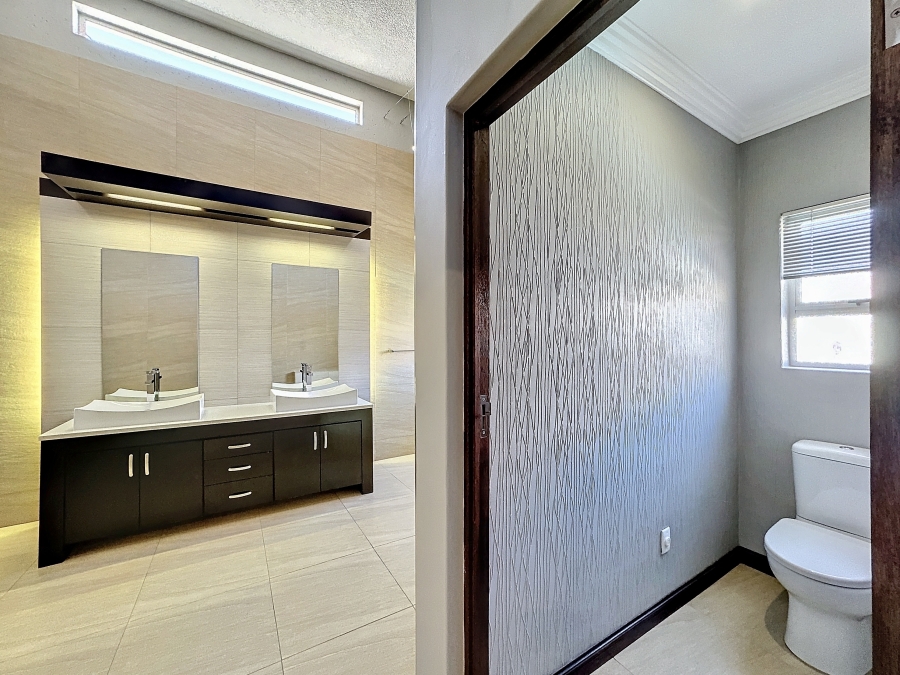 To Let 5 Bedroom Property for Rent in Silverwoods Country Estate Gauteng