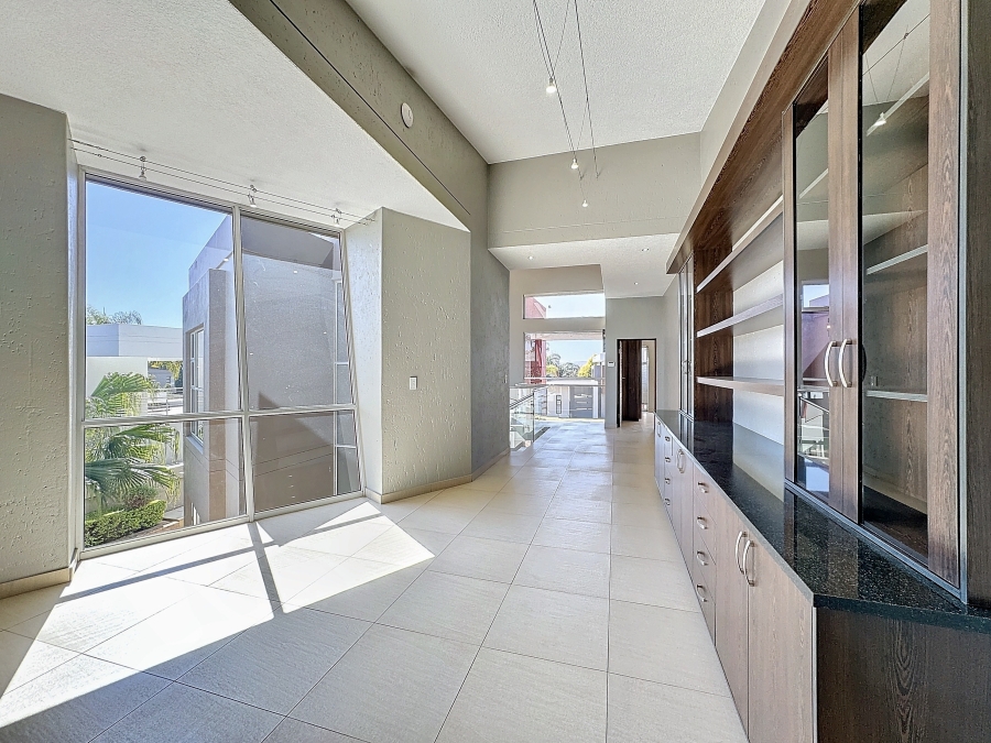 To Let 5 Bedroom Property for Rent in Silverwoods Country Estate Gauteng