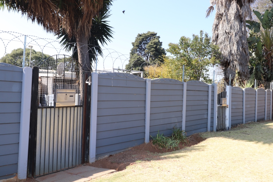 To Let 2 Bedroom Property for Rent in Edleen Gauteng