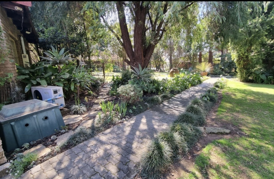 9 Bedroom Property for Sale in Glen Austin Gauteng