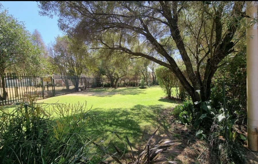 9 Bedroom Property for Sale in Glen Austin Gauteng