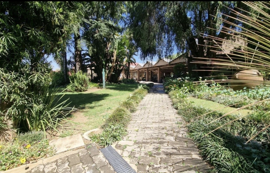 9 Bedroom Property for Sale in Glen Austin Gauteng