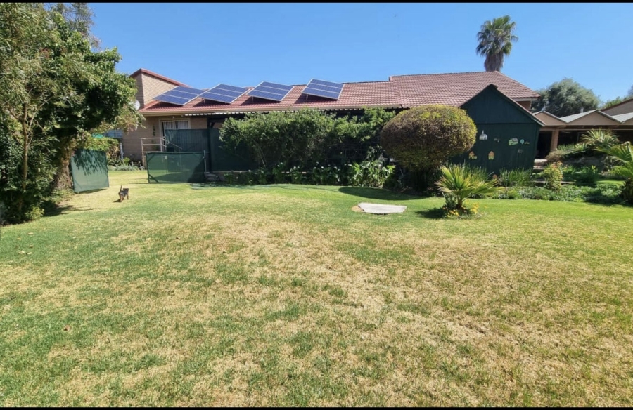 9 Bedroom Property for Sale in Glen Austin Gauteng