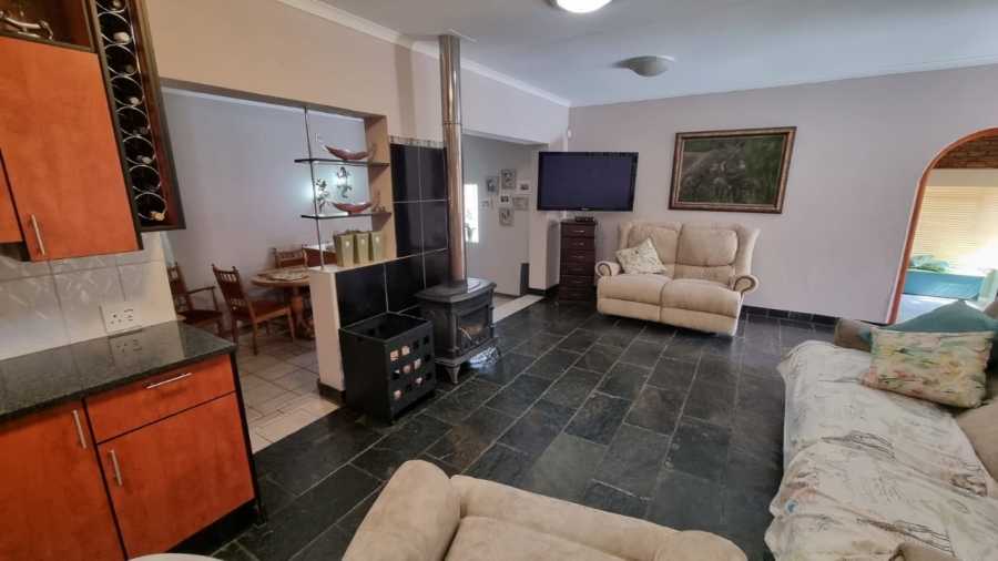 9 Bedroom Property for Sale in Glen Austin Gauteng