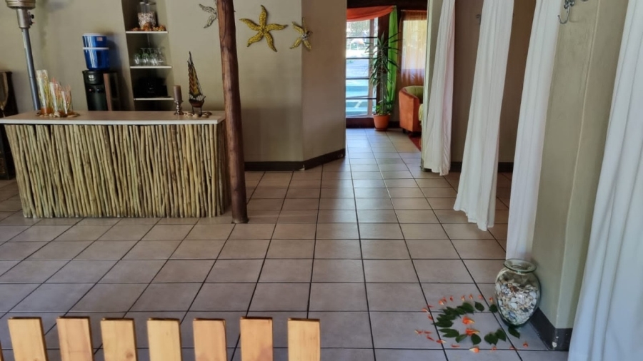 9 Bedroom Property for Sale in Glen Austin Gauteng