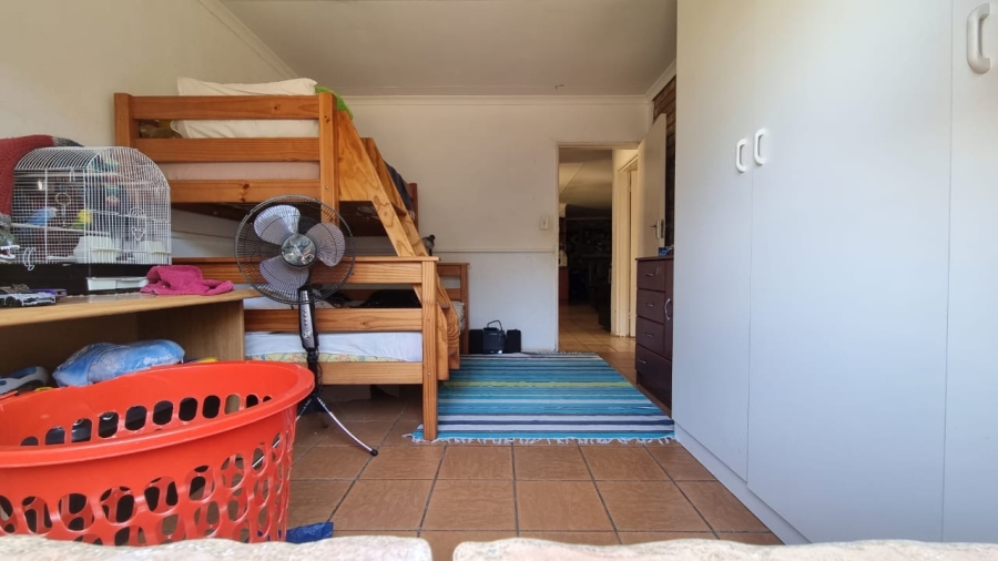 9 Bedroom Property for Sale in Glen Austin Gauteng